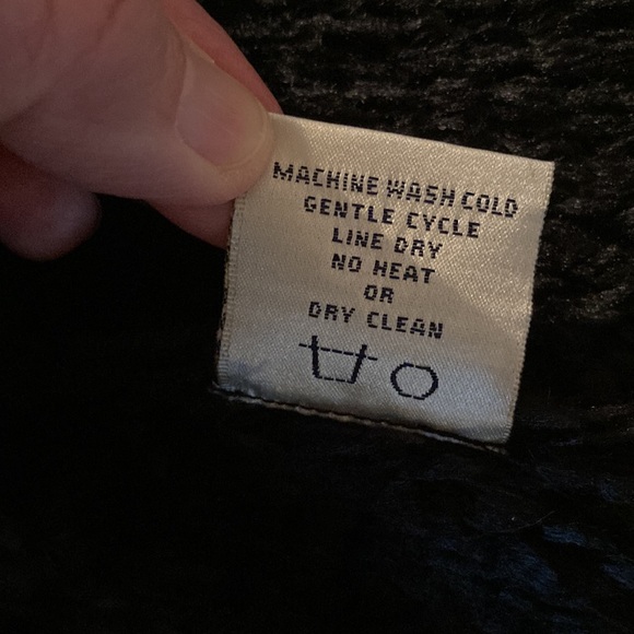 Striking Faux Suede, Faux Fur Vest - Picture 7 of 10